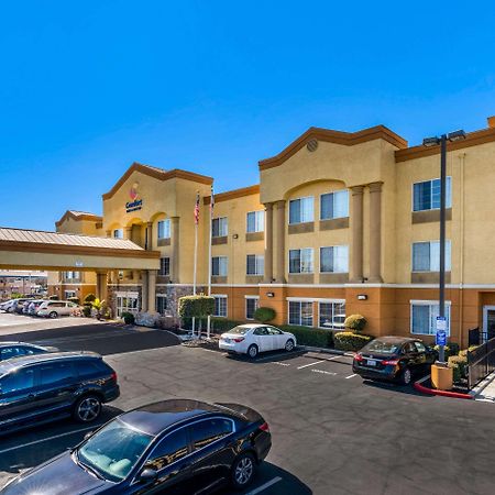 Comfort Inn & Suites Sacramento - University Area Exteriér fotografie