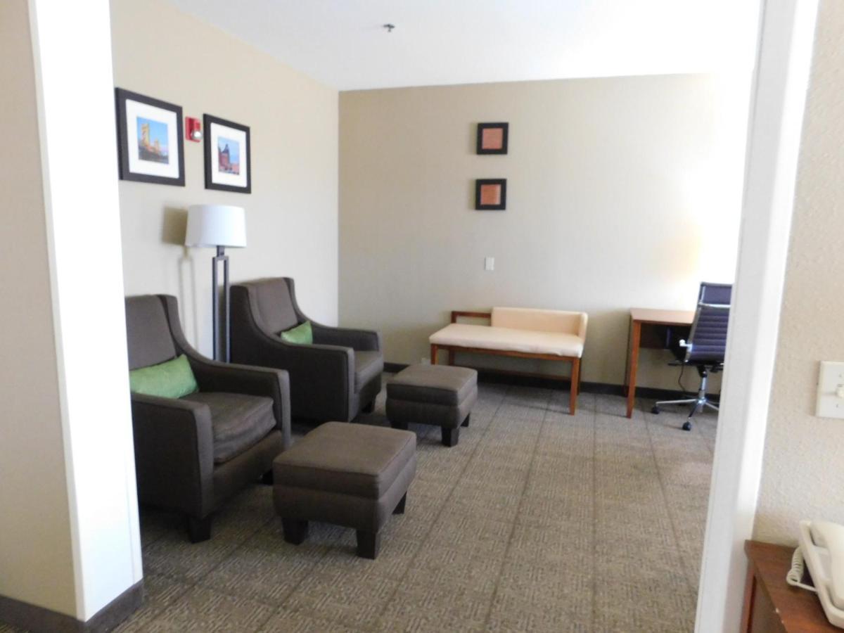 Comfort Inn & Suites Sacramento - University Area Exteriér fotografie