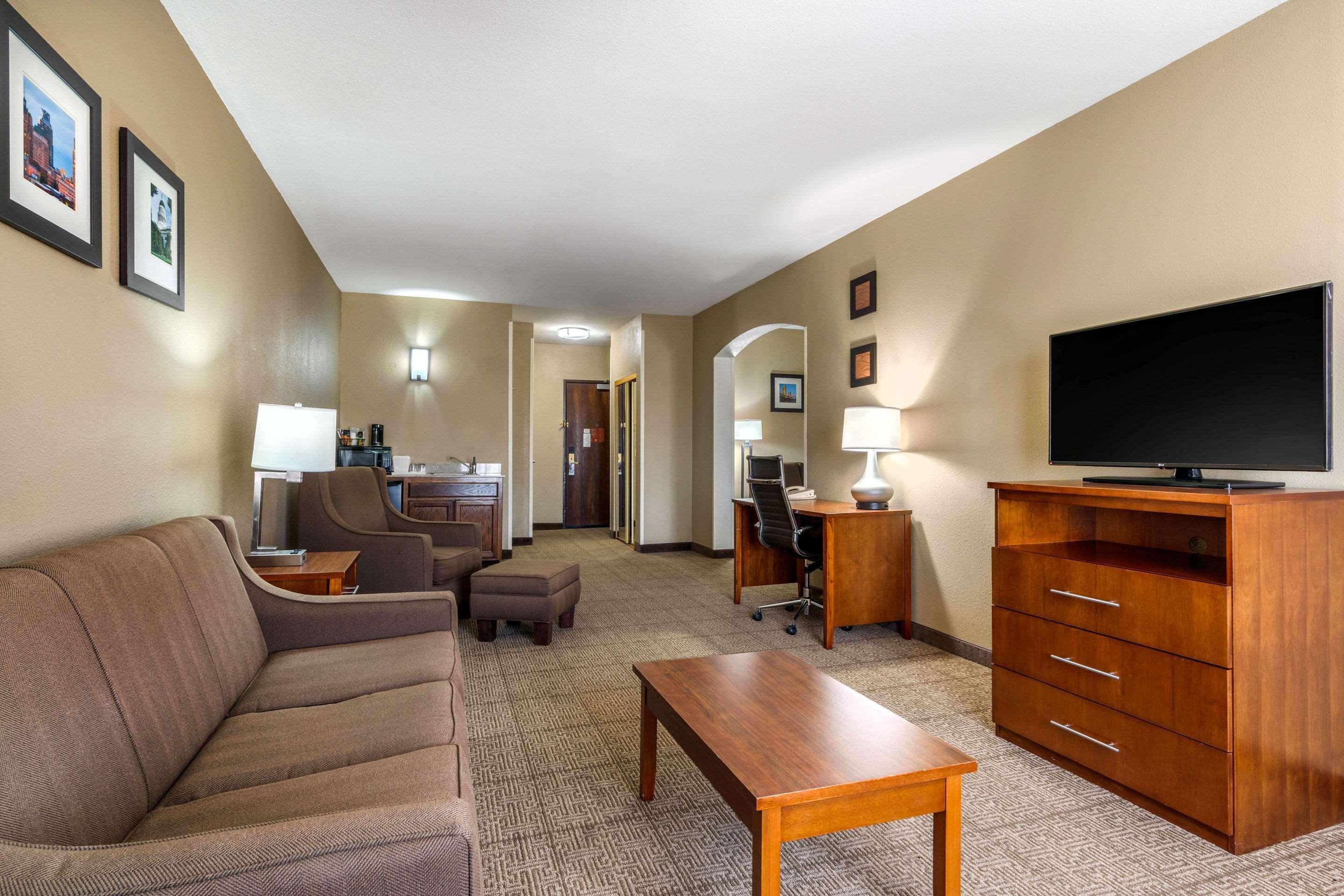 Comfort Inn & Suites Sacramento - University Area Exteriér fotografie