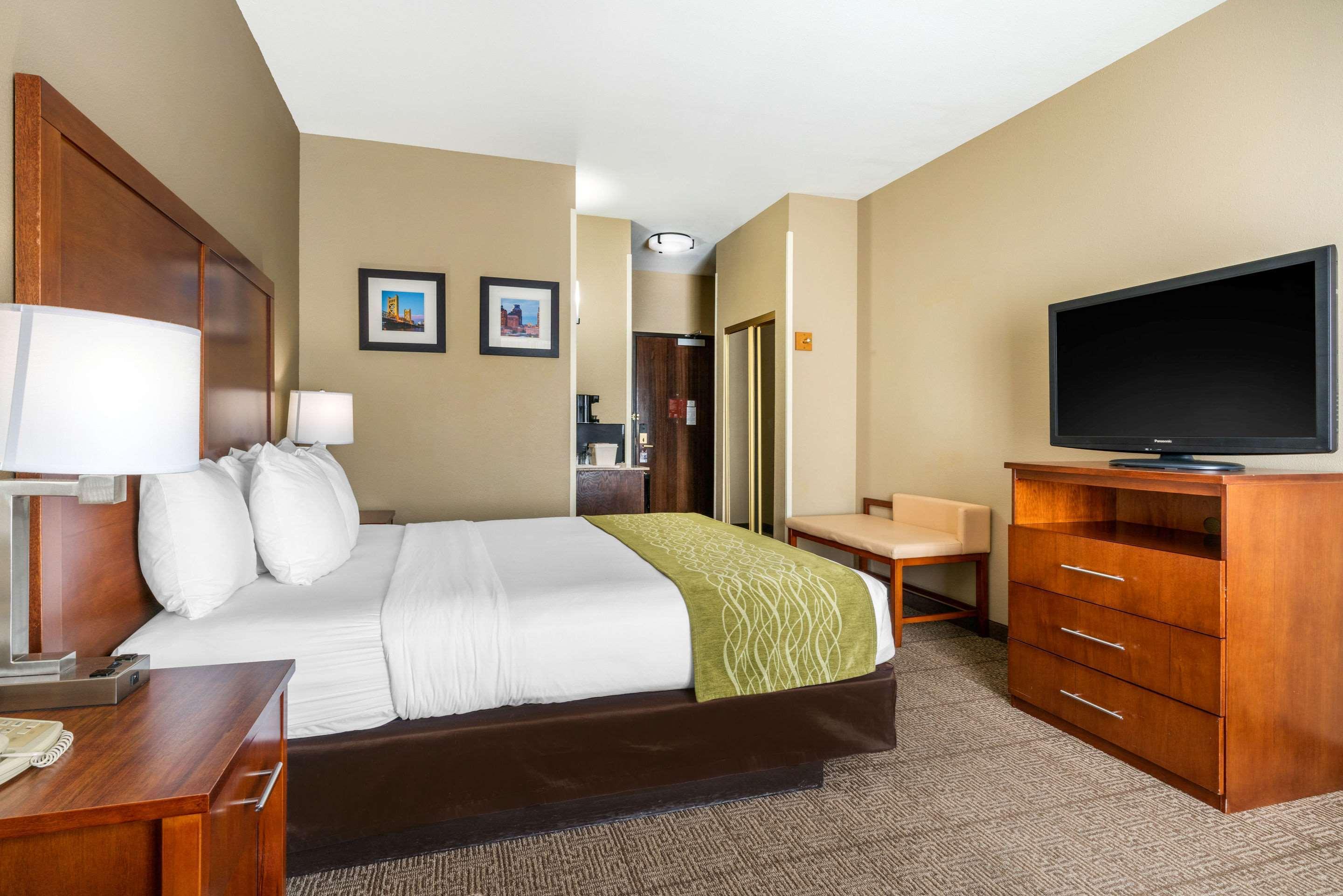 Comfort Inn & Suites Sacramento - University Area Exteriér fotografie
