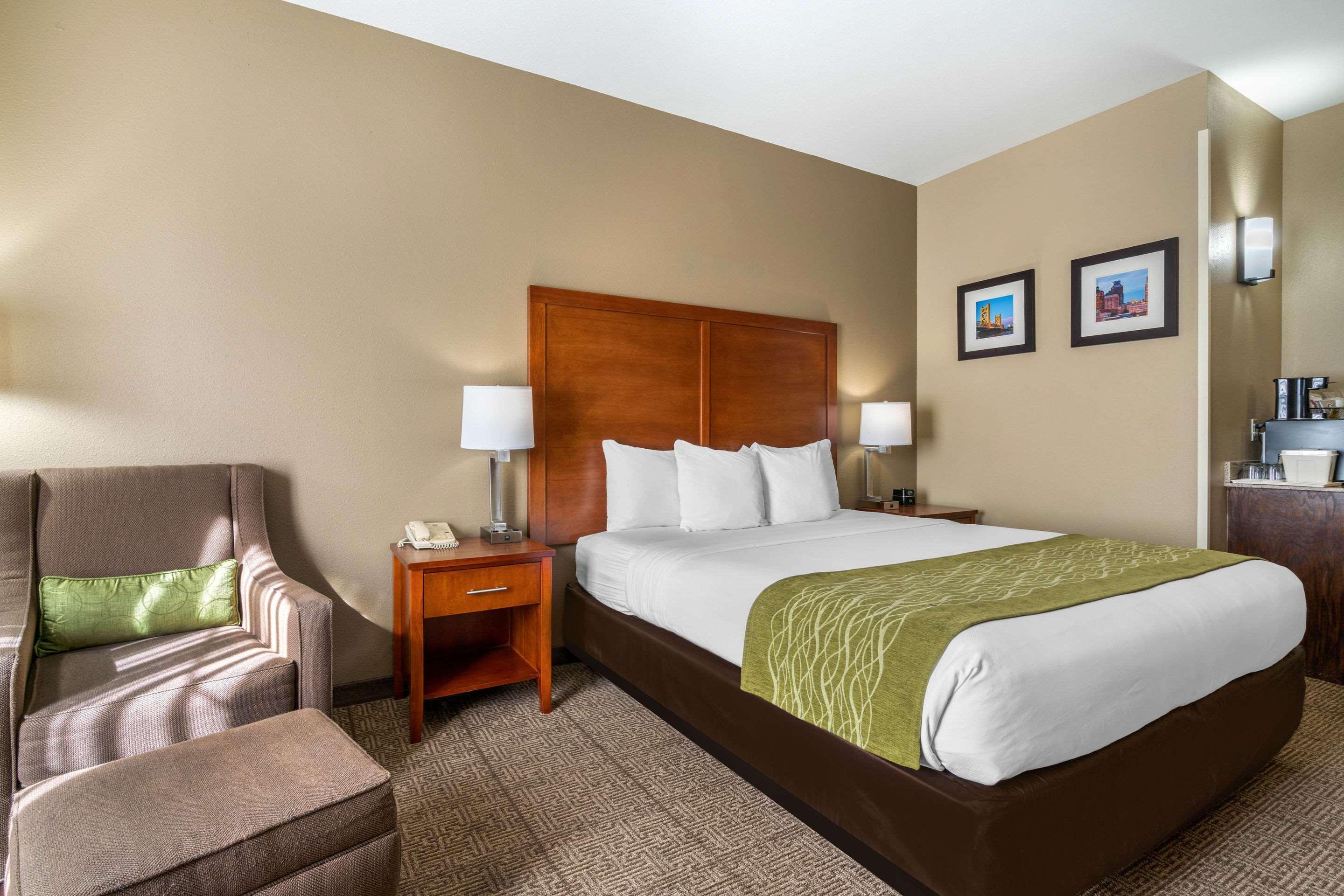 Comfort Inn & Suites Sacramento - University Area Exteriér fotografie