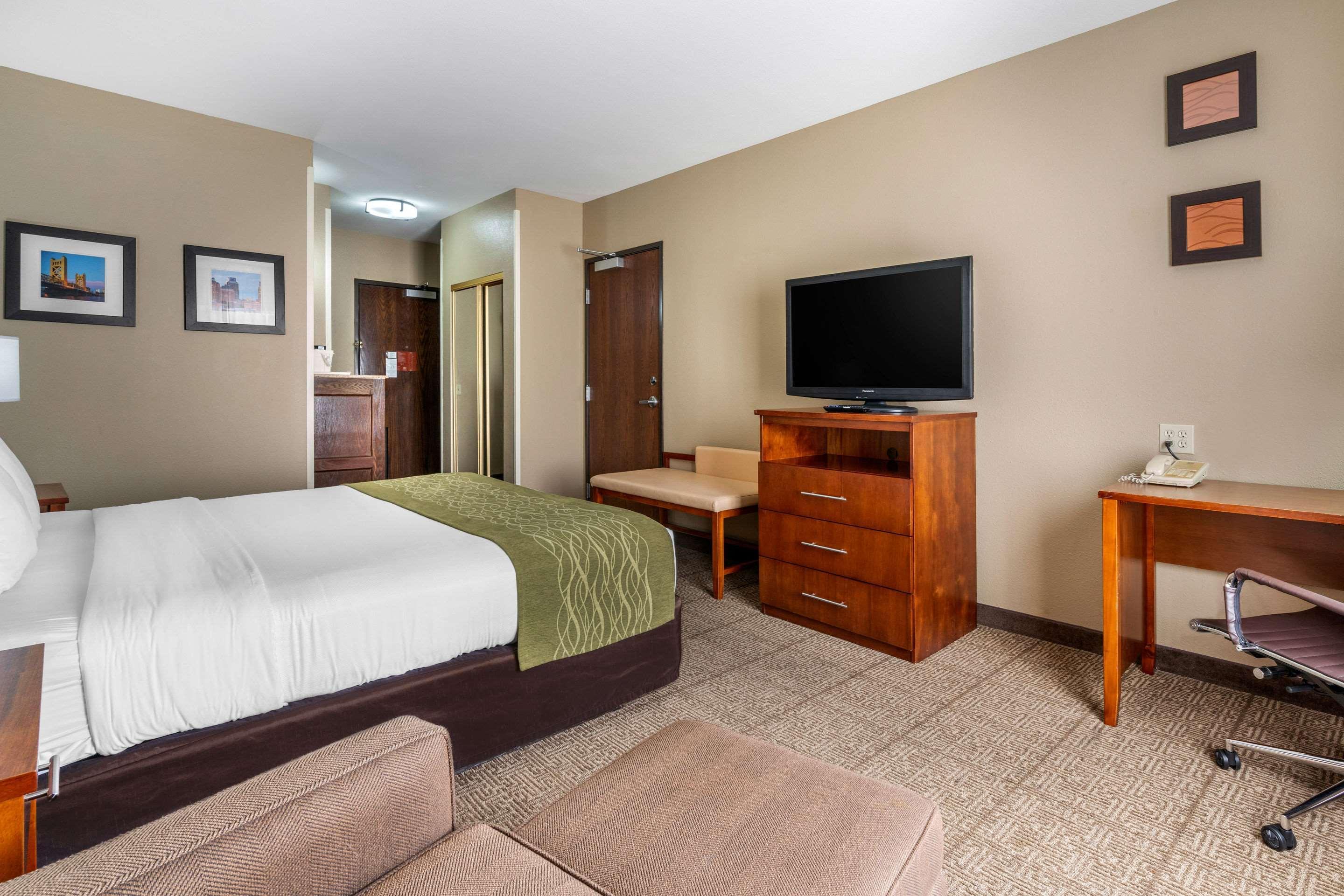 Comfort Inn & Suites Sacramento - University Area Exteriér fotografie
