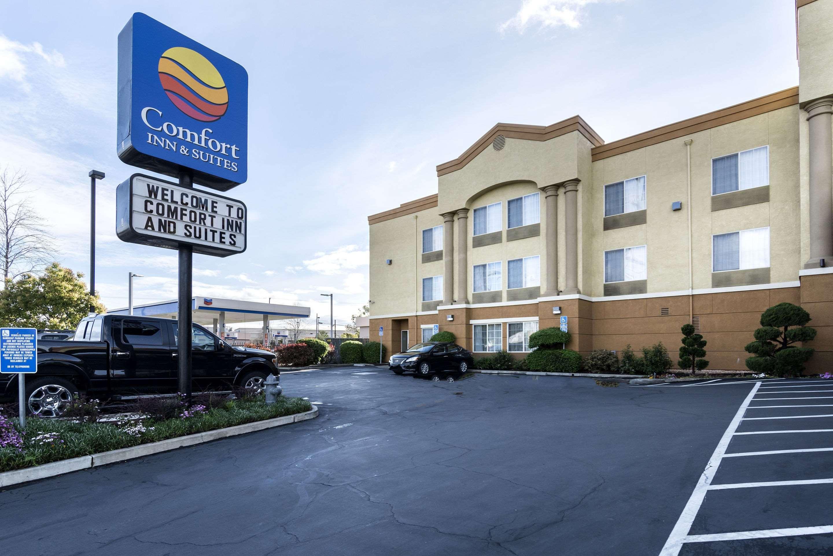 Comfort Inn & Suites Sacramento - University Area Exteriér fotografie