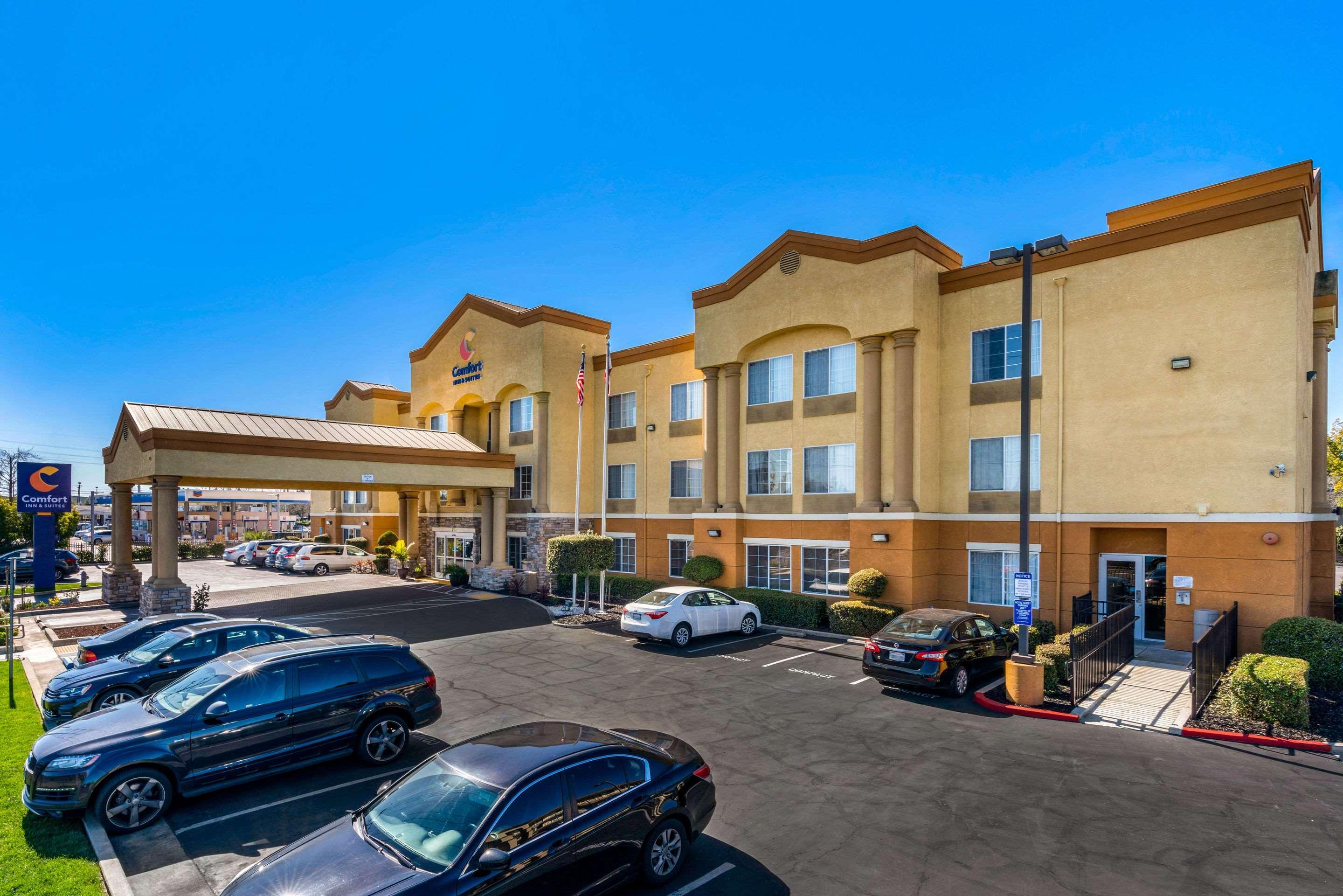 Comfort Inn & Suites Sacramento - University Area Exteriér fotografie