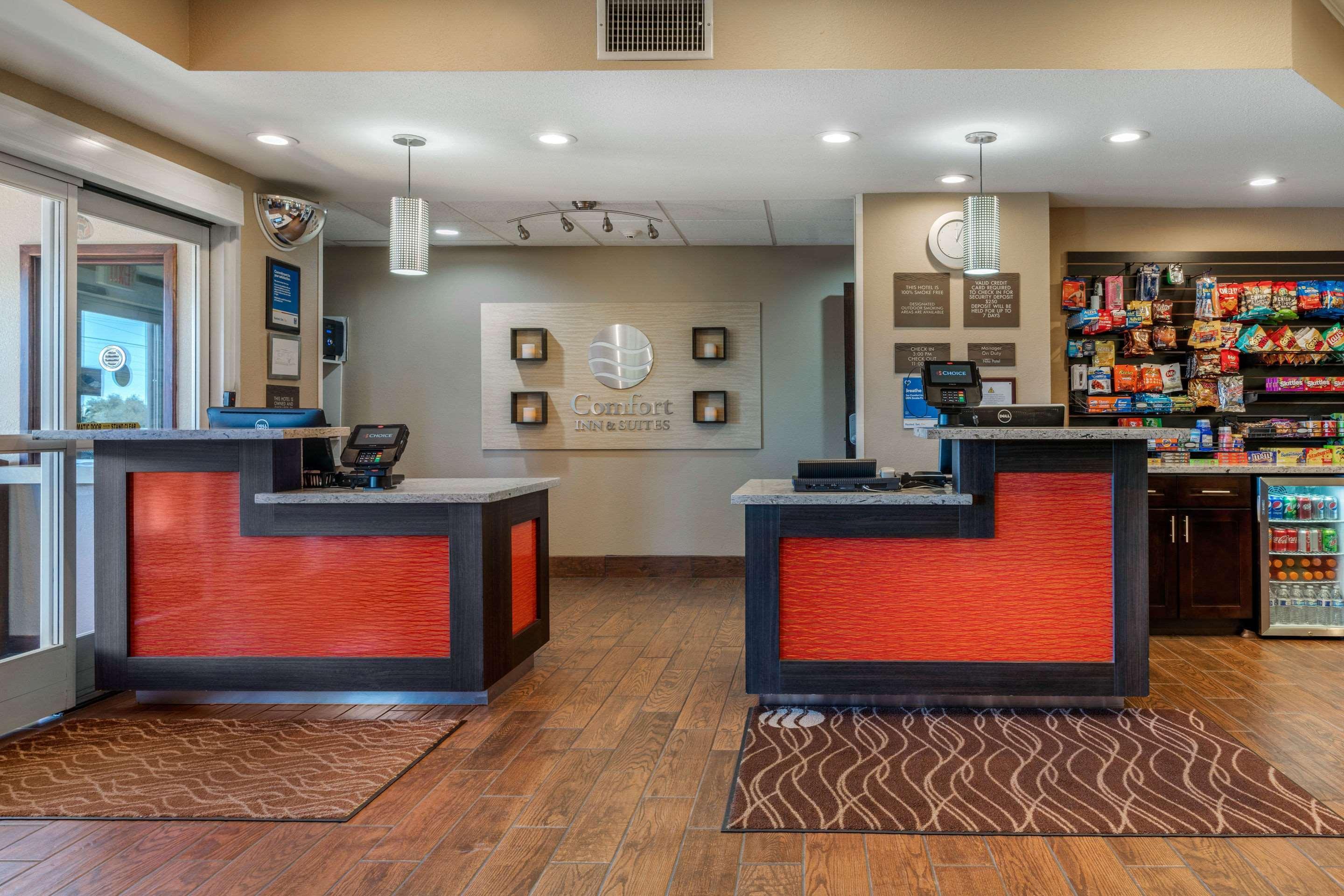 Comfort Inn & Suites Sacramento - University Area Exteriér fotografie