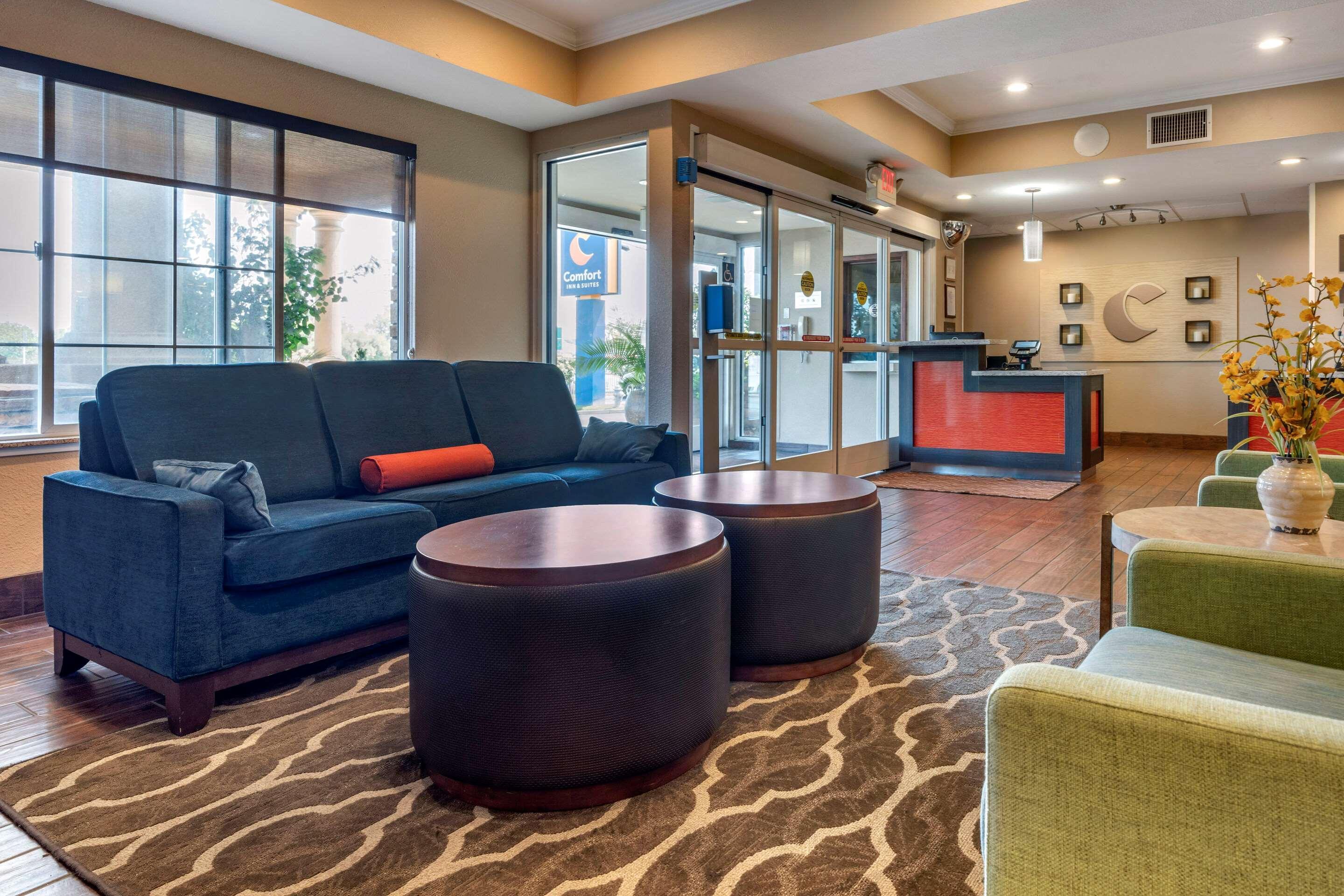 Comfort Inn & Suites Sacramento - University Area Exteriér fotografie