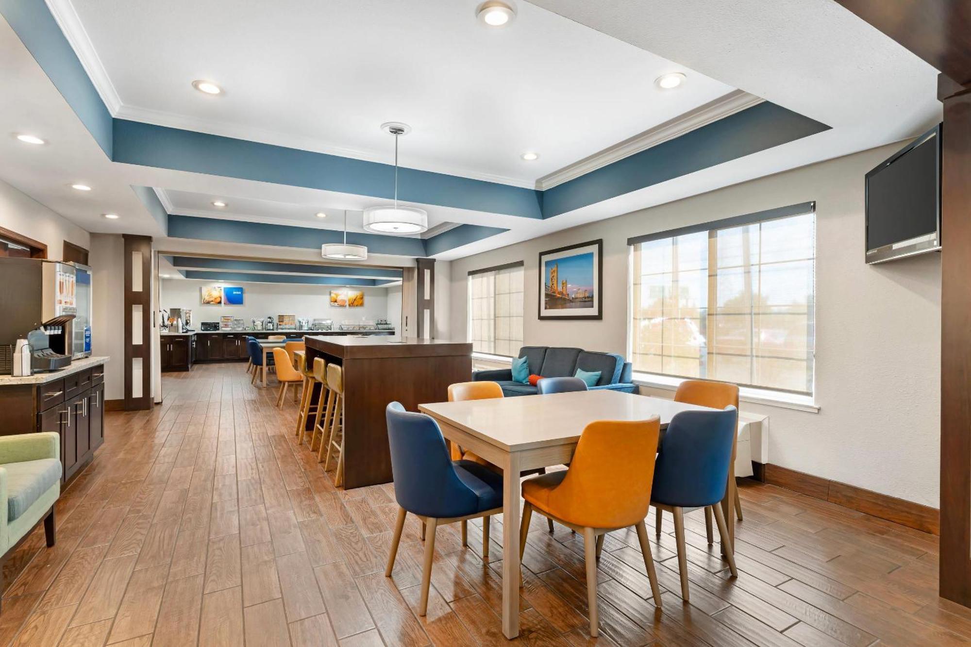 Comfort Inn & Suites Sacramento - University Area Exteriér fotografie