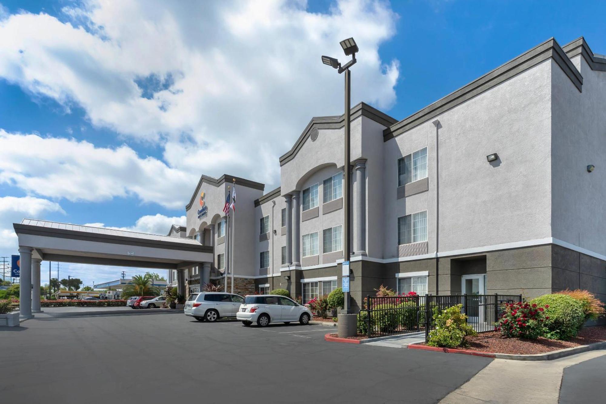 Comfort Inn & Suites Sacramento - University Area Exteriér fotografie